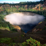 Keli Mutu crater