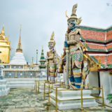 Statues in the Wat Pharakaew temple